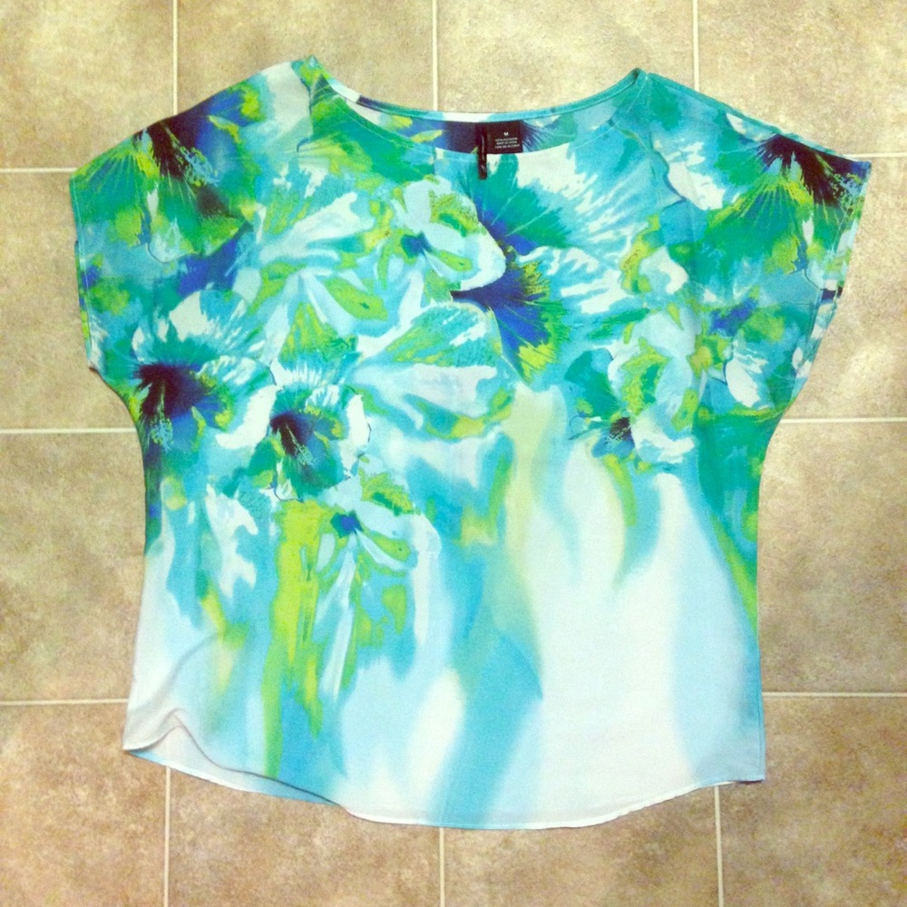 New Directions floral watercolor short sleeve top